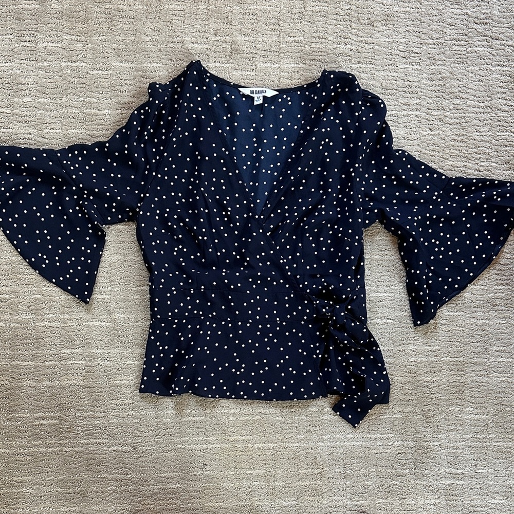 BB Dakota Navy and White Dot‎ Blouse Size M